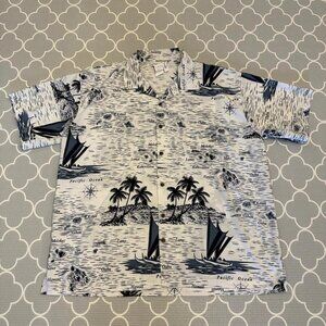 Authentic Makani Hawaiian Islands sailboat aloha shirt.